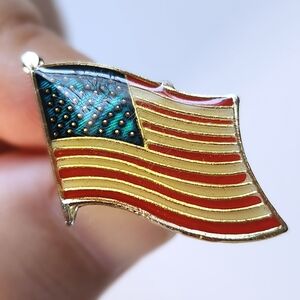 VTG USA Flag Lapel Pin